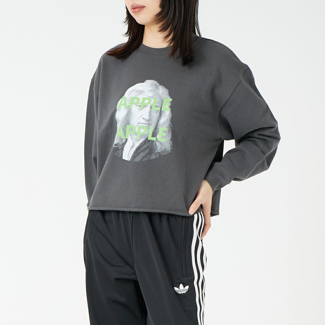 SCREEN STARS [スクリーンスターズ] 別注 偉人プリント カットオフスウェット [2523-IN3-JF] SUMI &&モデル身長：162cm 着用サイズ：F&&