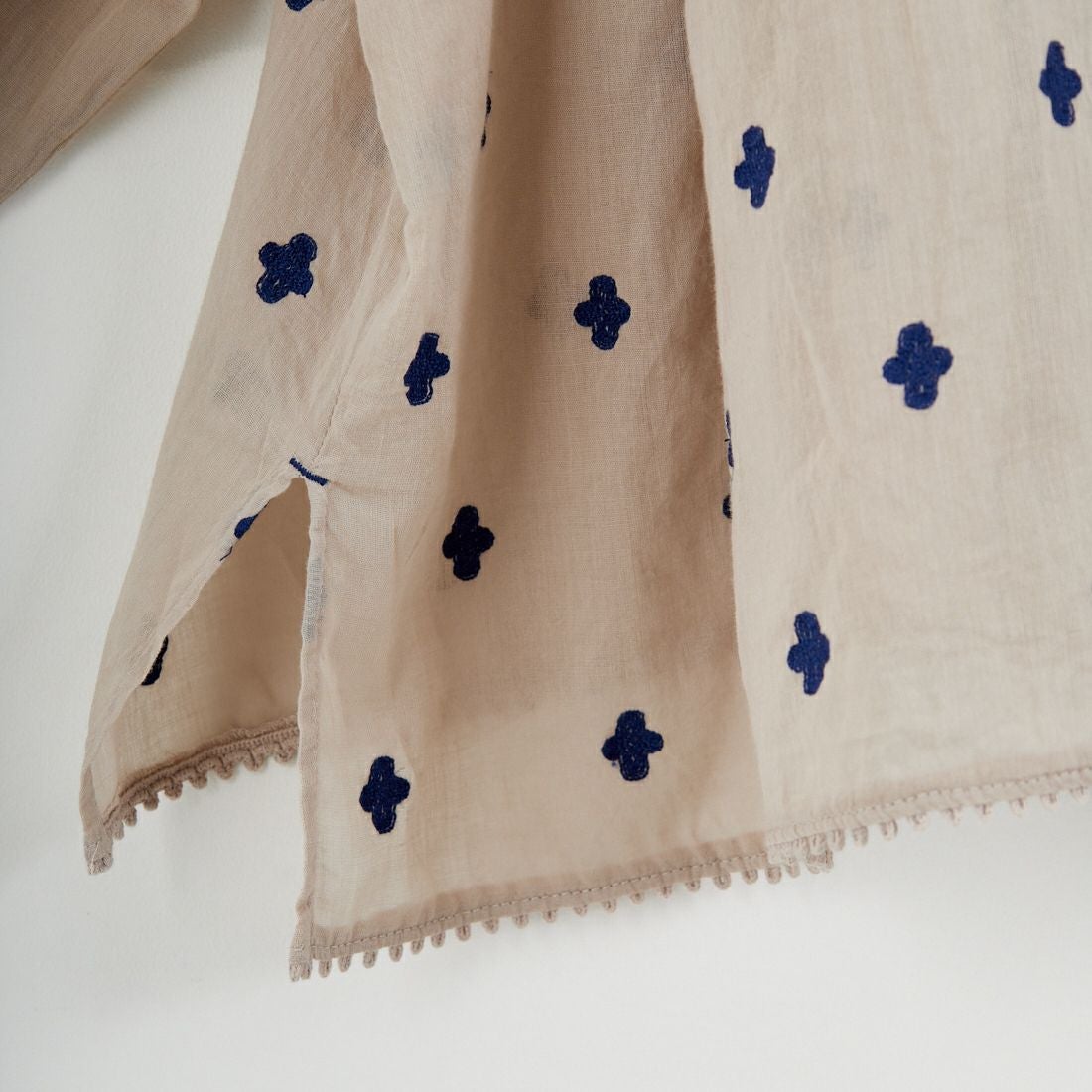 tumugu: [ツムグ] カディコットン刺繍ブラウス [TB25434] 12 GRAYGE