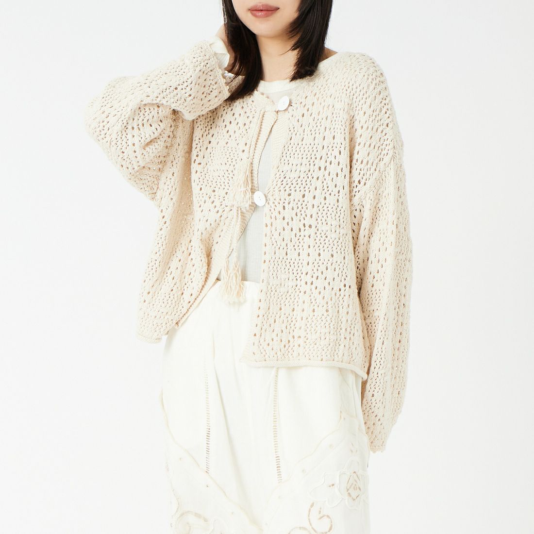 tumugu: [ツムグ] コットンクロッシェカーディガン [TK25412] 06 KINARI &&モデル身長：162cm 着用サイズ：F&&