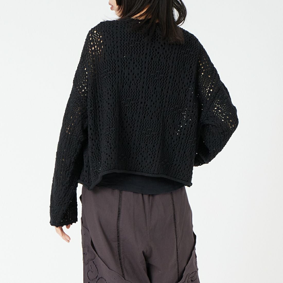 tumugu: [ツムグ] コットンクロッシェカーディガン [TK25412] 99 BLACK &&モデル身長：162cm 着用サイズ：F&&