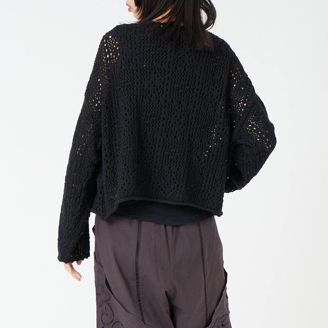 tumugu: [ツムグ] コットンクロッシェカーディガン [TK25412] 99 BLACK &&モデル身長：162cm 着用サイズ：F&&