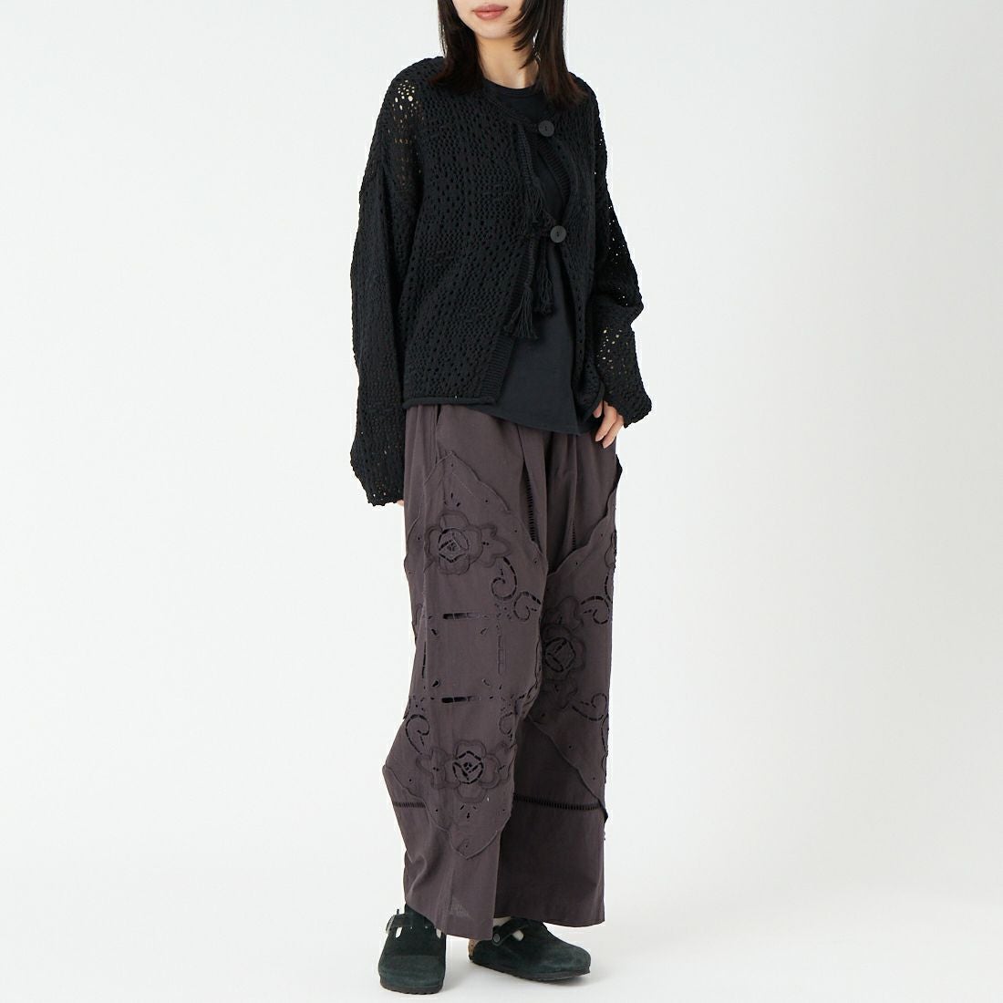 tumugu: [ツムグ] コットンクロッシェカーディガン [TK25412] 99 BLACK &&モデル身長：162cm 着用サイズ：F&&