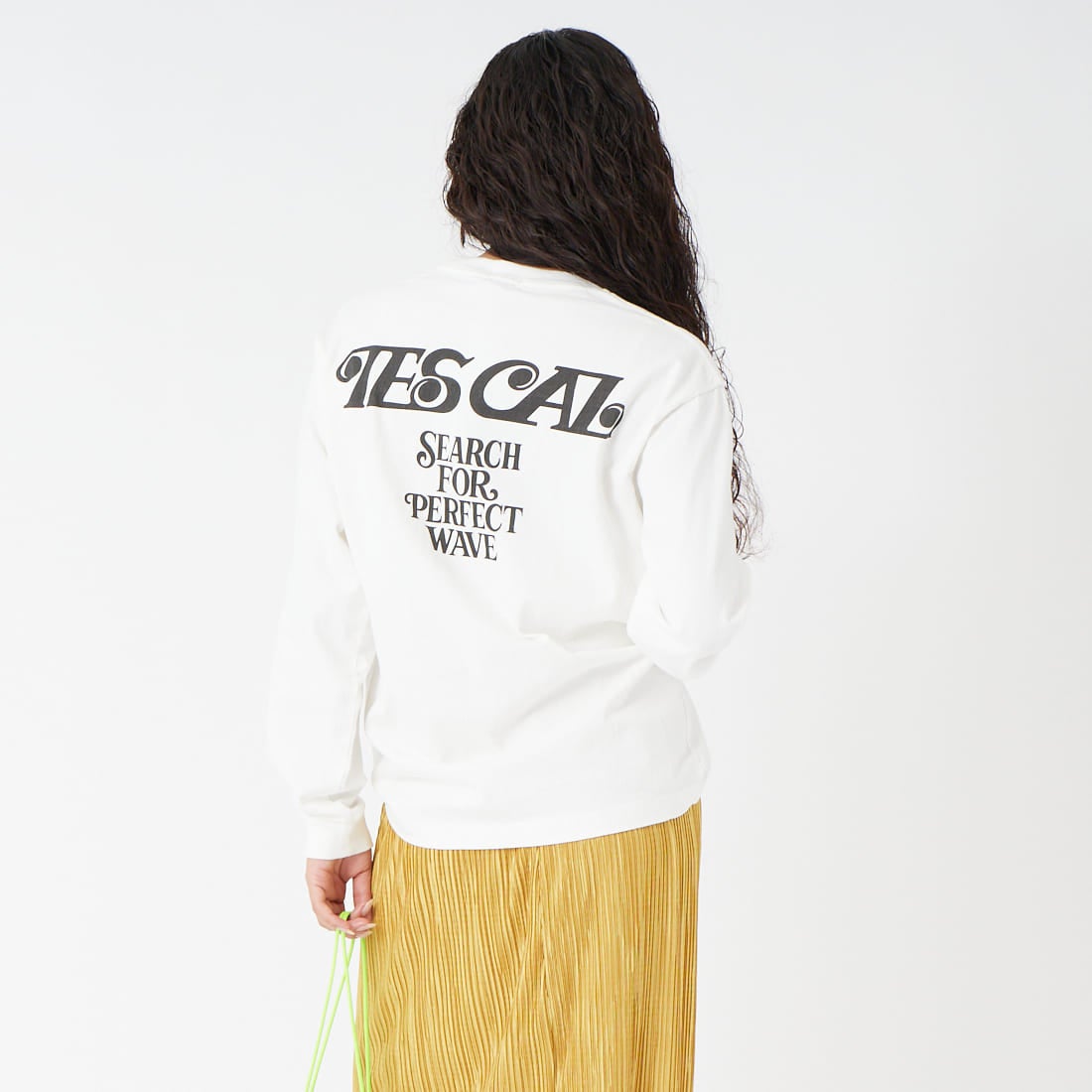 The Endless Summer [エンドレスサマー] MALIBU GIRL ロングスリーブTシャツ [FH-26374316] 07 WHITE &&モデル身長：162cm 着用サイズ：S&&