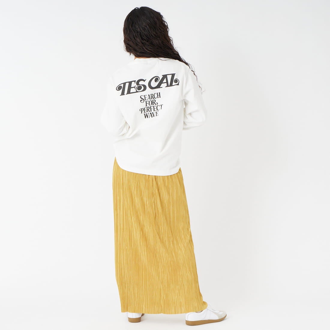 The Endless Summer [エンドレスサマー] MALIBU GIRL ロングスリーブTシャツ [FH-26374316] 07 WHITE &&モデル身長：162cm 着用サイズ：S&&