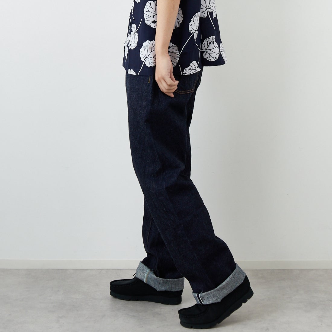 SUGAR CANE [シュガーケーン] 13oz デニムウエストオーバーオールズ 2025年モデル [SC420252] 421 A.NAVY &&モデル身長：179cm 着用サイズ：32&&