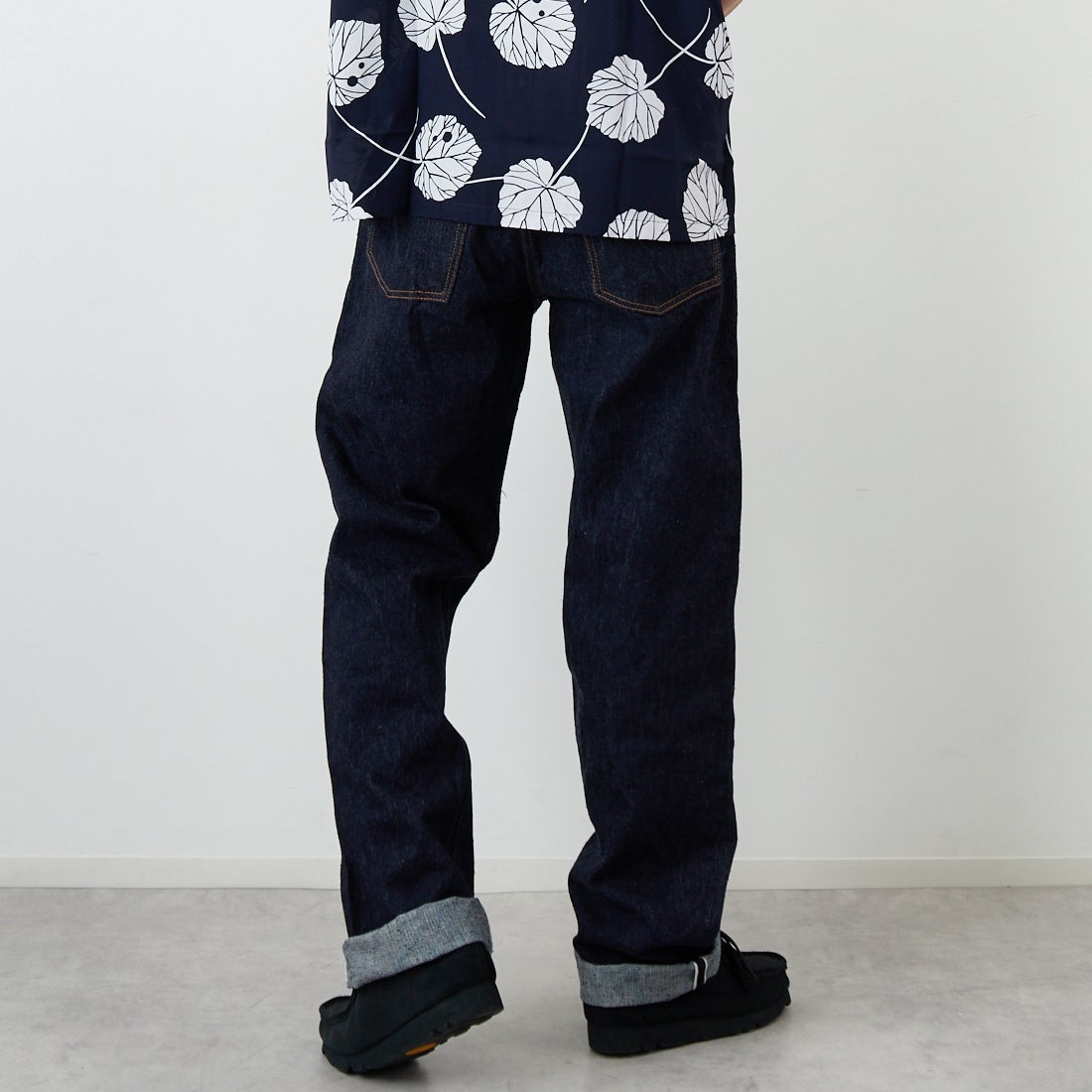 SUGAR CANE [シュガーケーン] 13oz デニムウエストオーバーオールズ 2025年モデル [SC420252] 421 A.NAVY &&モデル身長：179cm 着用サイズ：32&&