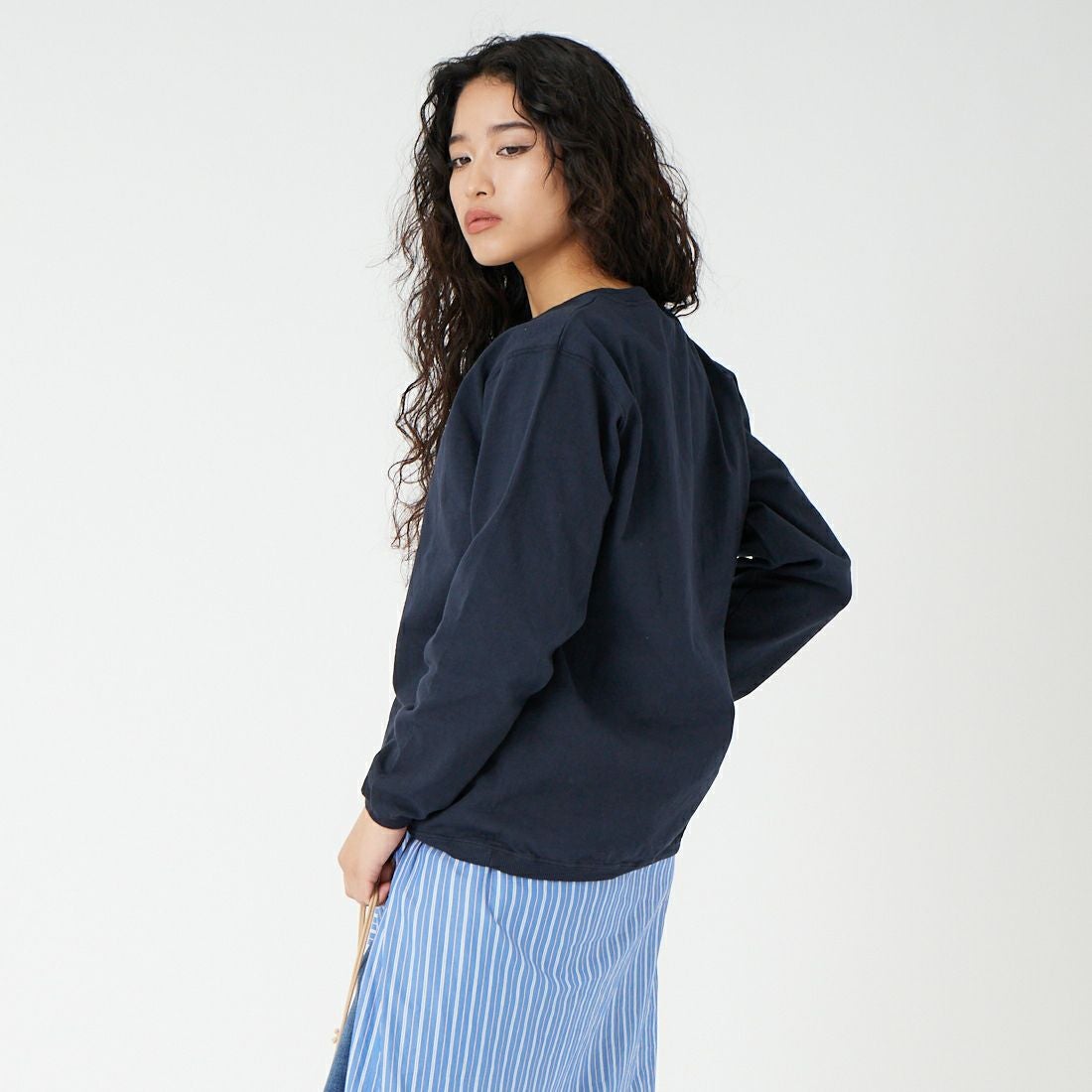 Goodwear [グッドウェア] 7.2oz ヘビーウェイトロングスリーブTシャツ [NGW9951] 3960 MARIN &&モデル身長：162cm 着用サイズ：L&&