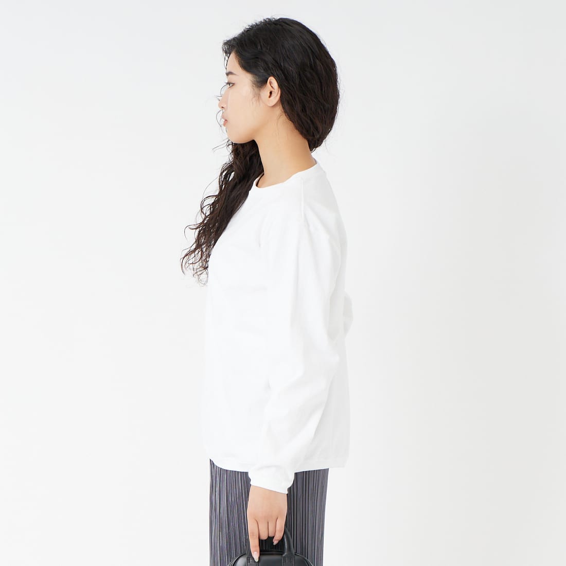 Goodwear [グッドウェア] 7.2oz ヘビーウェイトロングスリーブTシャツ [NGW9951] 9000 WHITE &&モデル身長：162cm 着用サイズ：L&&
