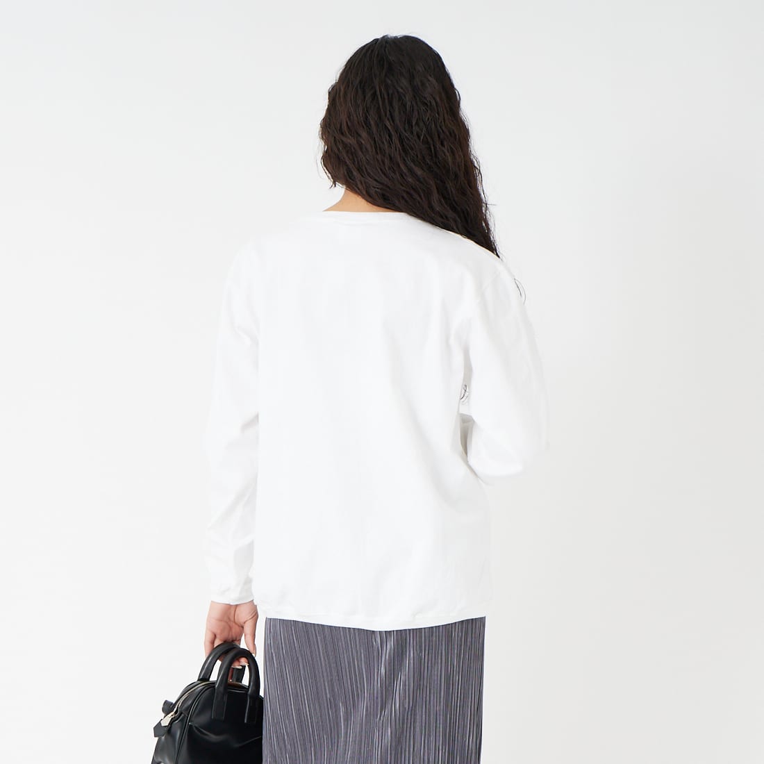 Goodwear [グッドウェア] 7.2oz ヘビーウェイトロングスリーブTシャツ [NGW9951] 9000 WHITE &&モデル身長：162cm 着用サイズ：L&&