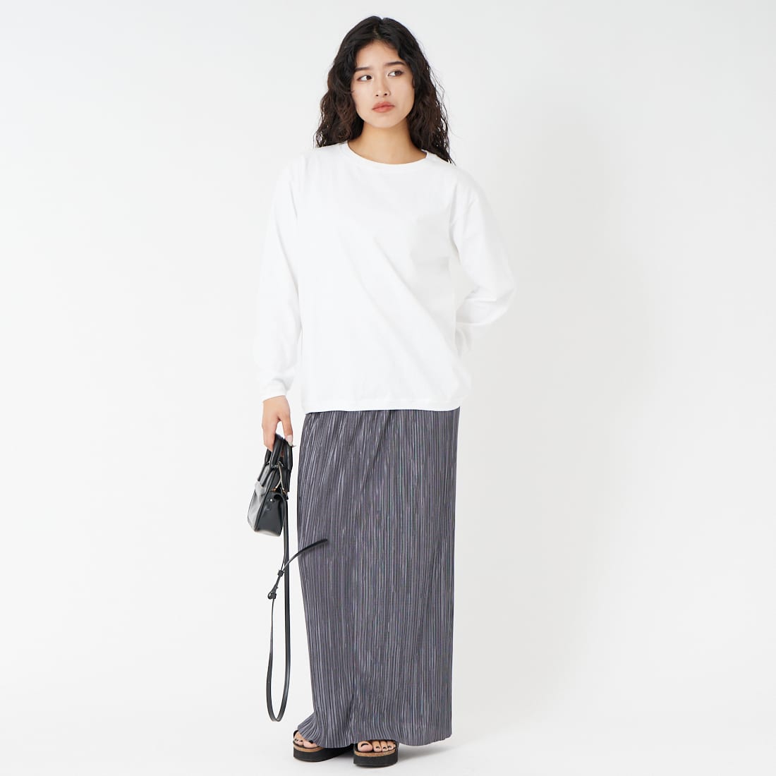 Goodwear [グッドウェア] 7.2oz ヘビーウェイトロングスリーブTシャツ [NGW9951] 9000 WHITE &&モデル身長：162cm 着用サイズ：L&&