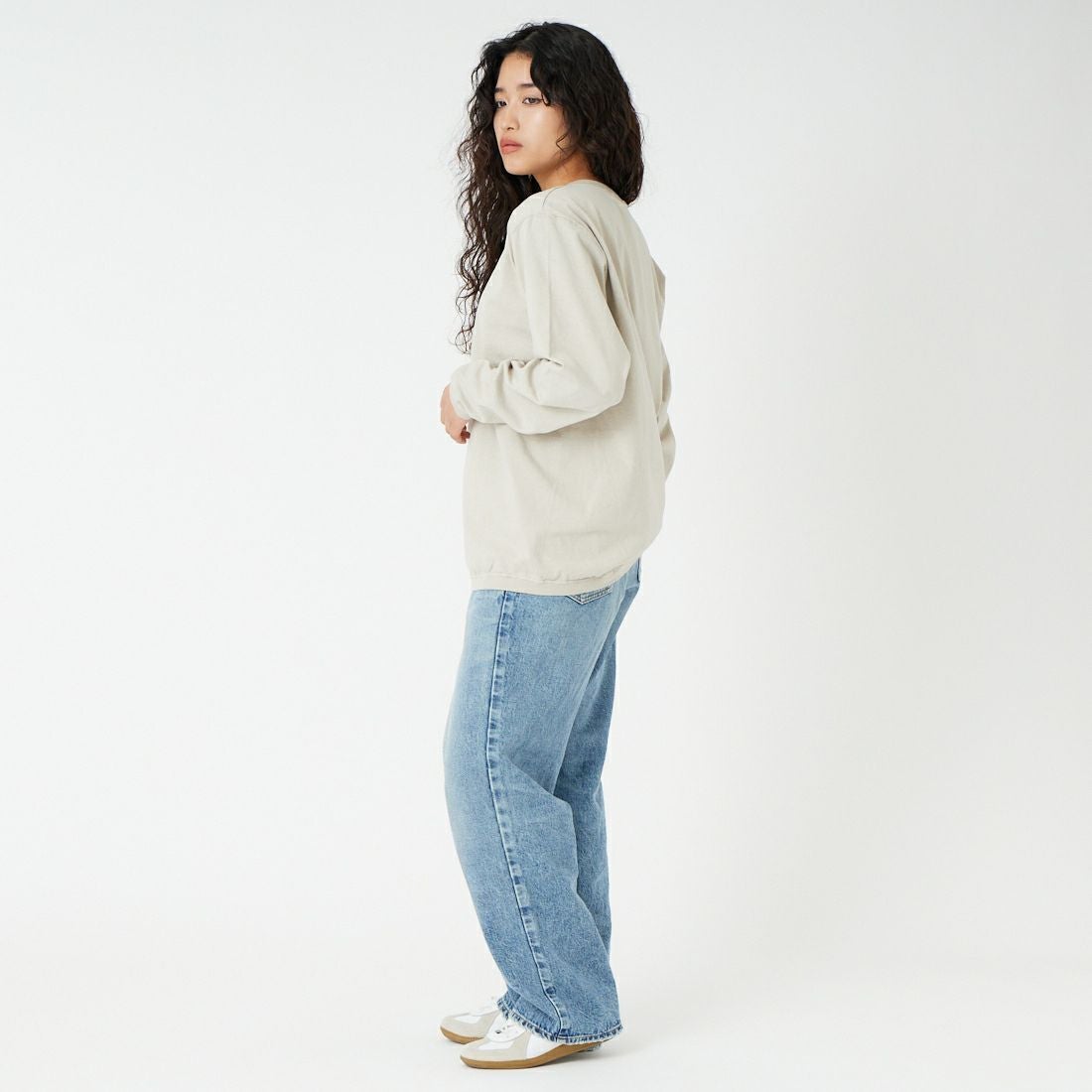 Goodwear [グッドウェア] 7.2oz ヘビーウェイトロングスリーブTシャツ [NGW9951] 9190 MLK.G &&モデル身長：162cm 着用サイズ：L&&