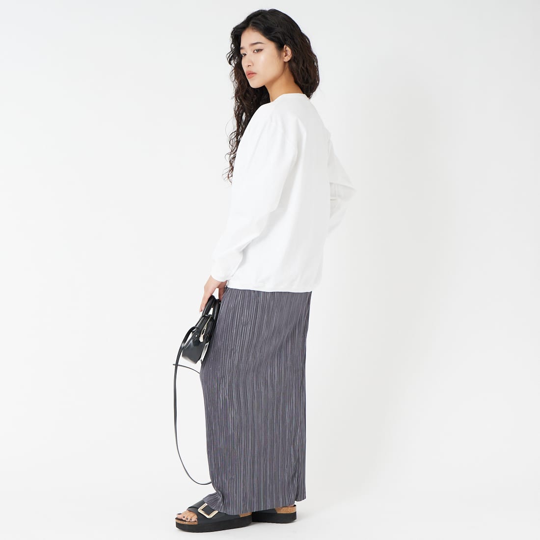 Goodwear [グッドウェア] 7.2oz ヘビーウェイトロングスリーブTシャツ [NGW9951] 9000 WHITE &&モデル身長：162cm 着用サイズ：L&&