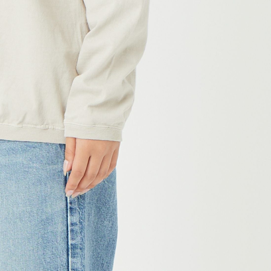 Goodwear [グッドウェア] 7.2oz ヘビーウェイトロングスリーブTシャツ [NGW9951] 9190 MLK.G &&モデル身長：162cm 着用サイズ：L&&