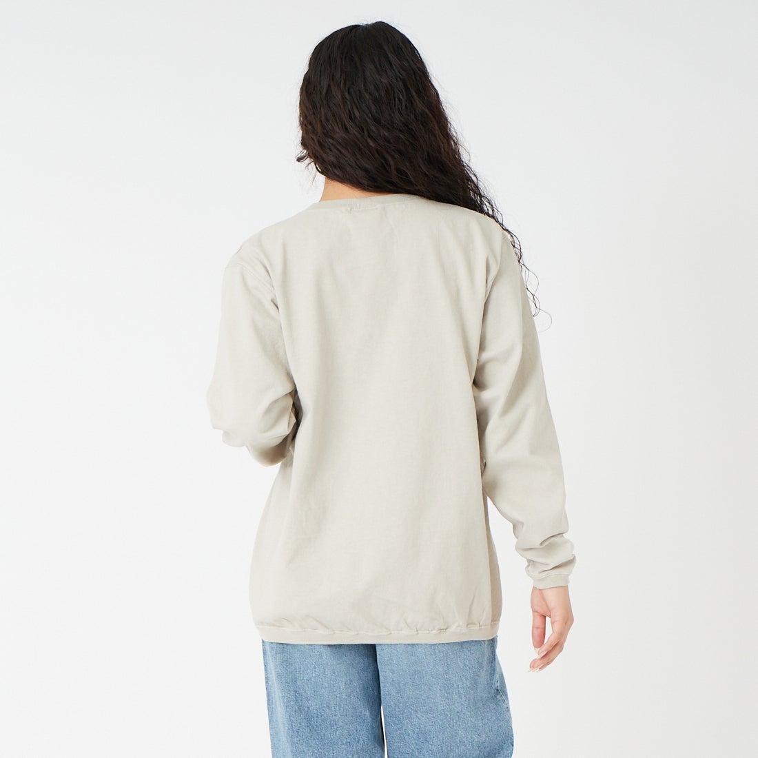 Goodwear [グッドウェア] 7.2oz ヘビーウェイトロングスリーブTシャツ [NGW9951] 9190 MLK.G &&モデル身長：162cm 着用サイズ：L&&