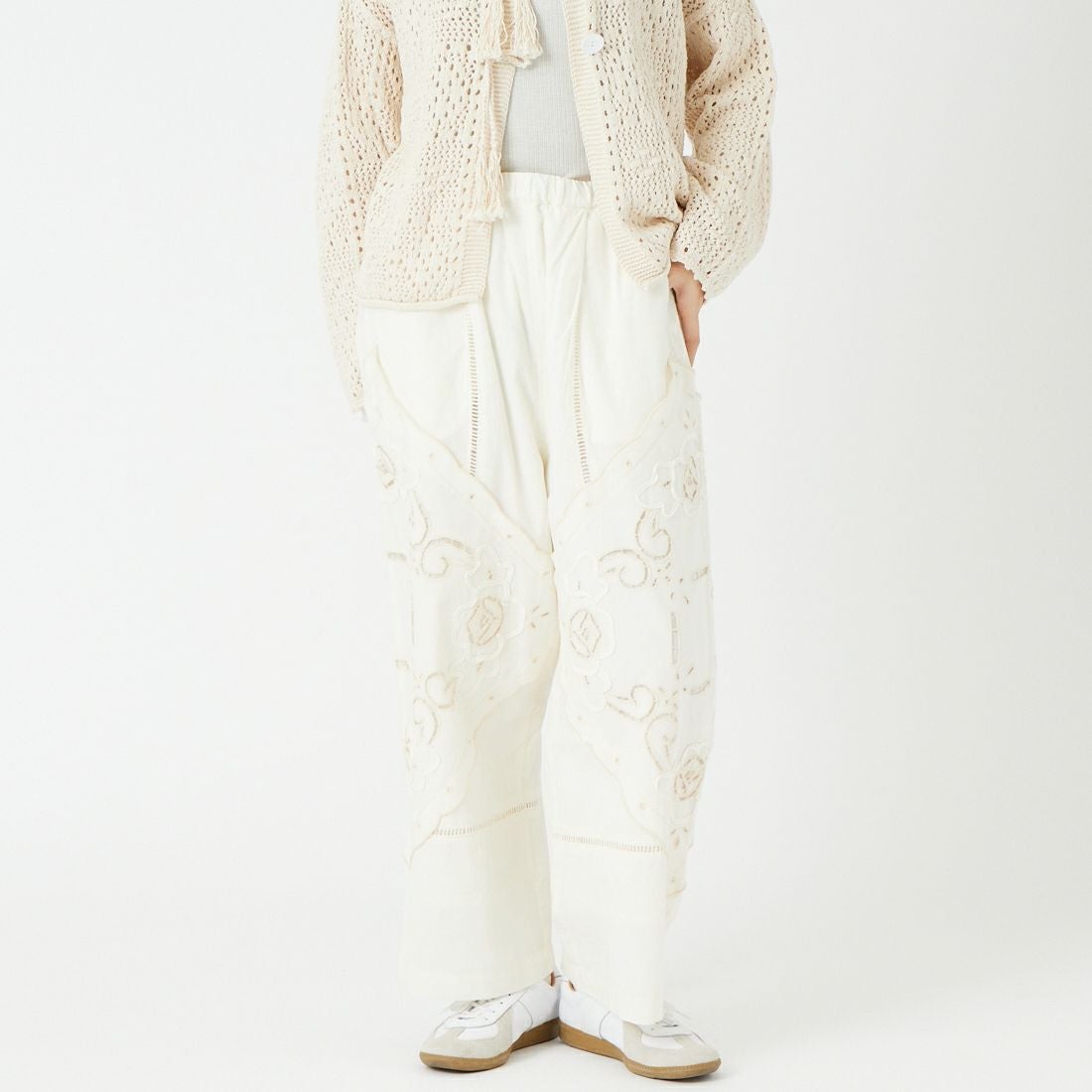 04 IVORY&&モデル身長：162cm 着用サイズ：F&&