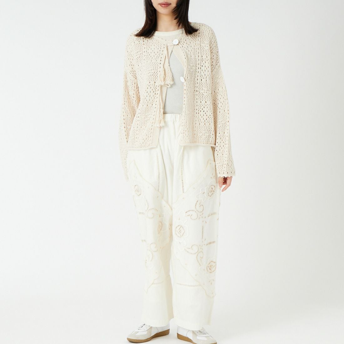 ESTROISLOSE [エストゥロワルーズ] ケミカルカットワーク刺繍パンツ [EB25402] 04 IVORY &&モデル身長：162cm 着用サイズ：F&&