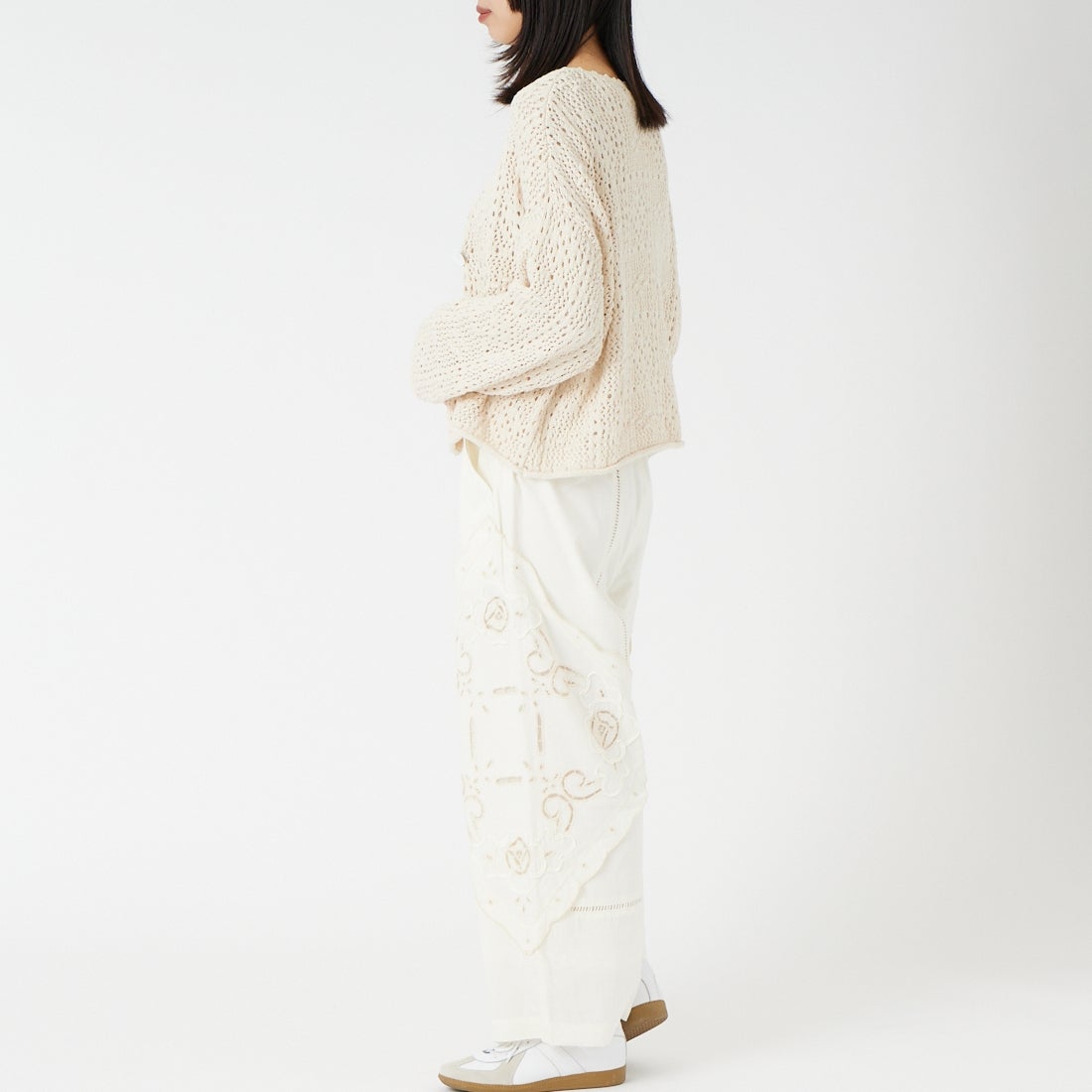 ESTROISLOSE [エストゥロワルーズ] ケミカルカットワーク刺繍パンツ [EB25402] 04 IVORY &&モデル身長：162cm 着用サイズ：F&&