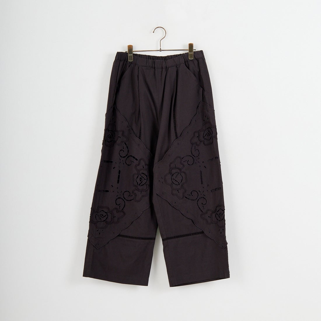 ESTROISLOSE [エストゥロワルーズ] ケミカルカットワーク刺繍パンツ [EB25402] 88 CHARCOA