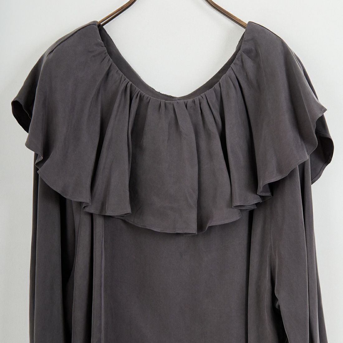 CLOCHE [クロシェ] 前後2WAY キュプラフリルカラーブラウス [61285530] ﾁｬｺｰﾙ