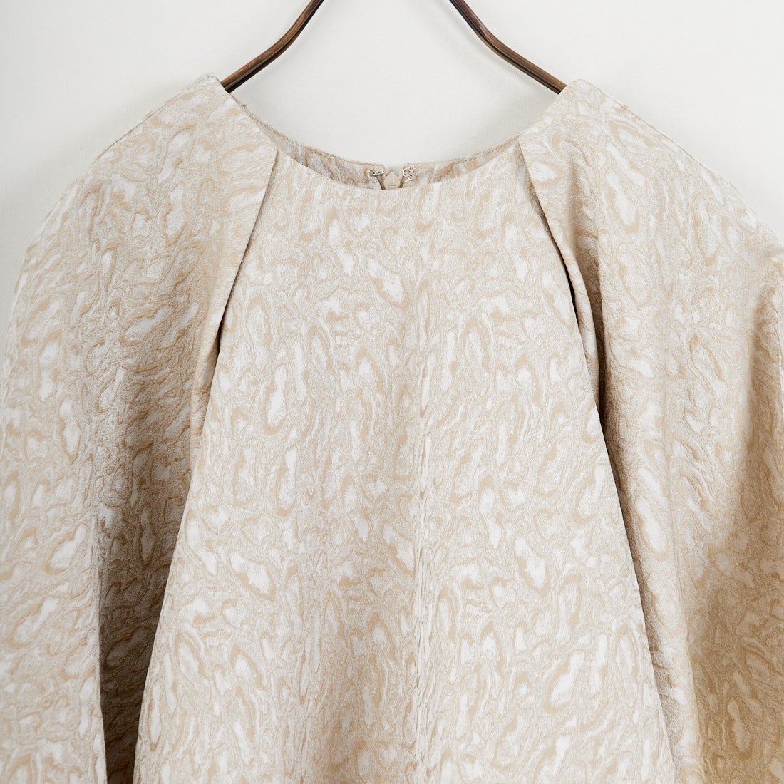 CHIGNON [シニヨン] ジャガードシアーブラウス [1956-452MK] BEIGE