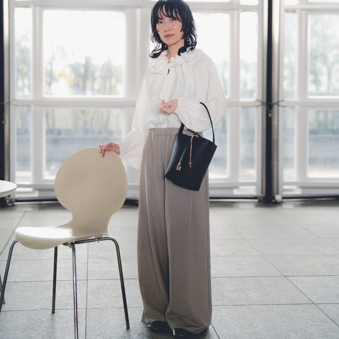 STELLA CIFFON [ステラシフォン] ウォースフィルツイルワイドパンツ [ST3-25206A] 62 GRAIGE &&モデル身長：158cm 着用サイズ：36&&