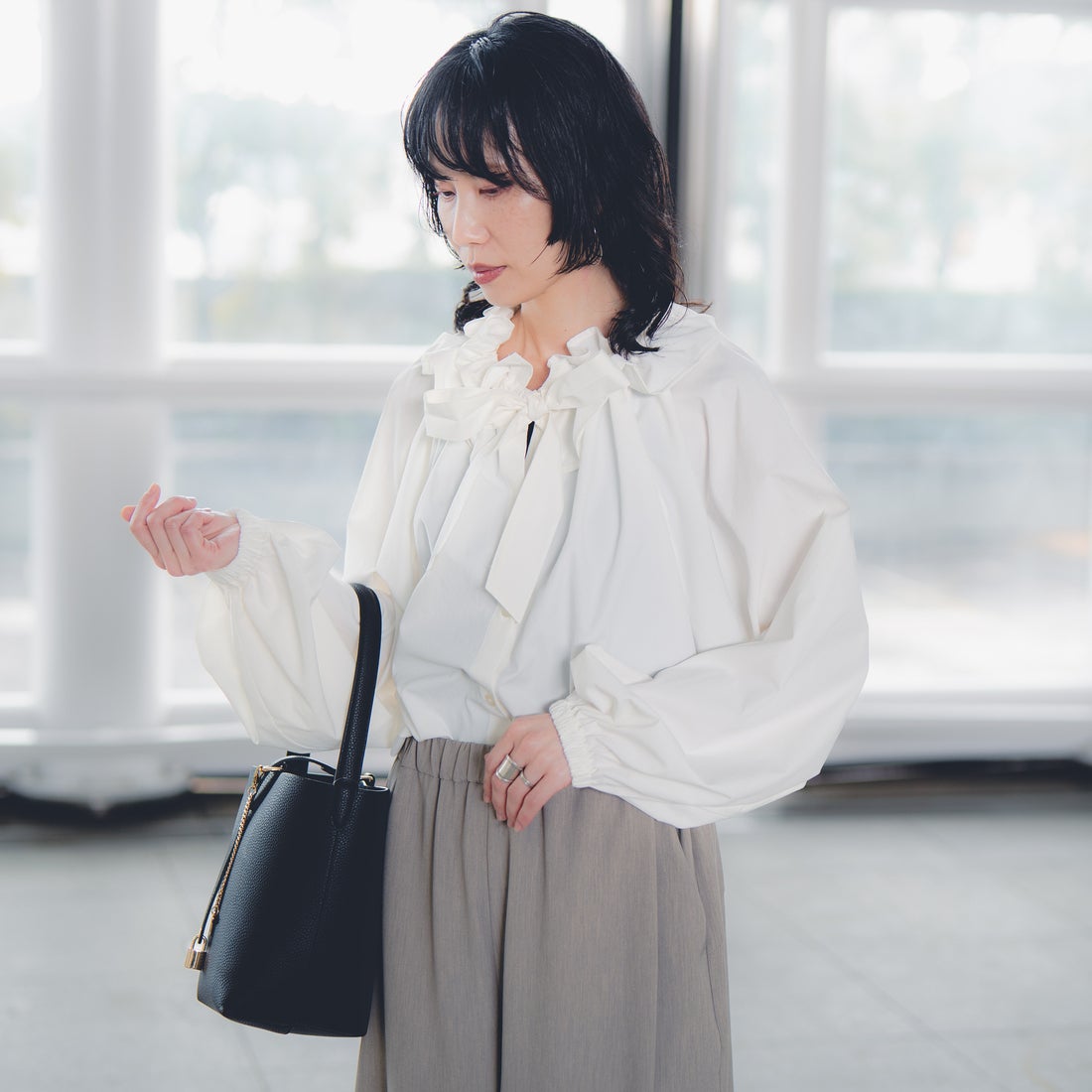 STELLA CIFFON [ステラシフォン] ウォースフィルツイルワイドパンツ [ST3-25206A] 62 GRAIGE &&モデル身長：158cm 着用サイズ：36&&