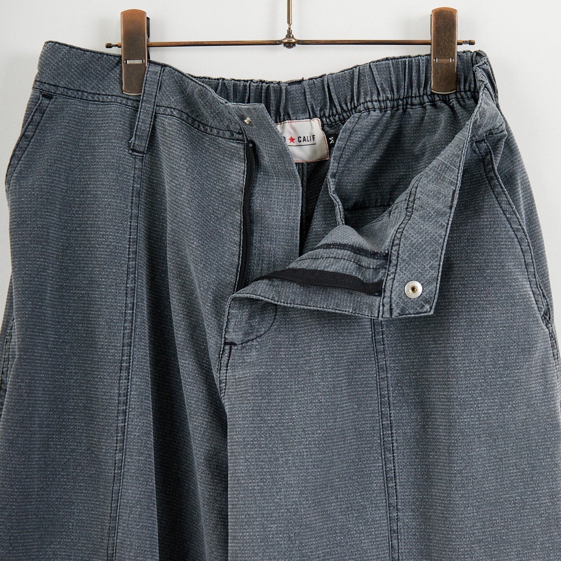 HELLO CALIF [ハローカリフ] ドットメッシュバギーパンツ [661003] CHARCOAL