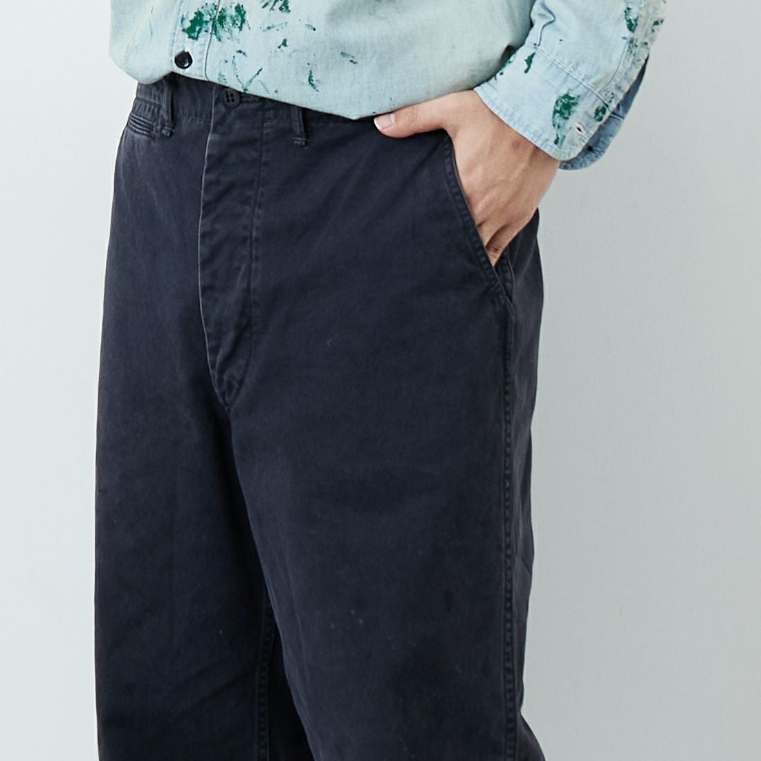 BOW WOW [バウワウ] ブラックエイジドワークトラウザー [BW261-BWTA] BLACK &&モデル身長：179cm 着用サイズ：L&&