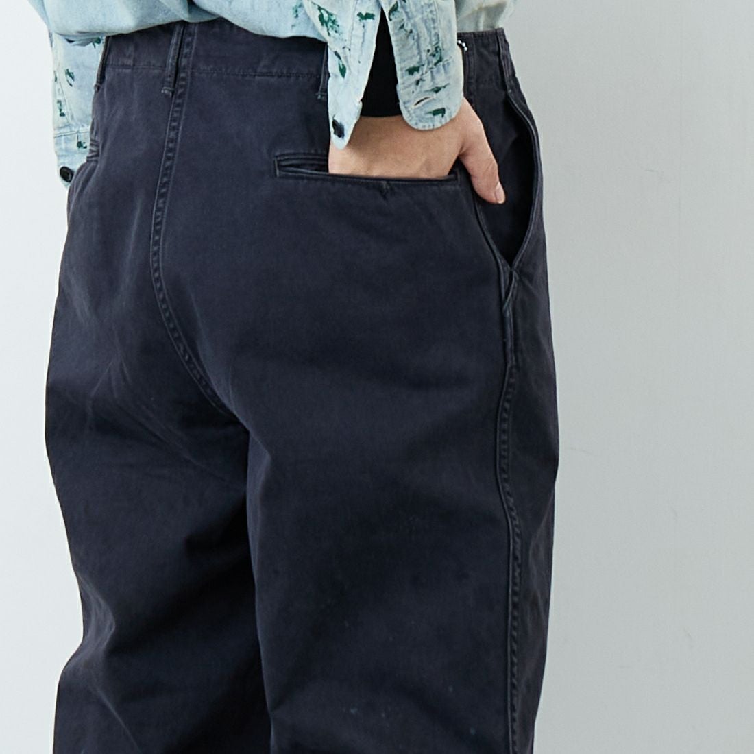 BOW WOW [バウワウ] ブラックエイジドワークトラウザー [BW261-BWTA] BLACK &&モデル身長：179cm 着用サイズ：L&&