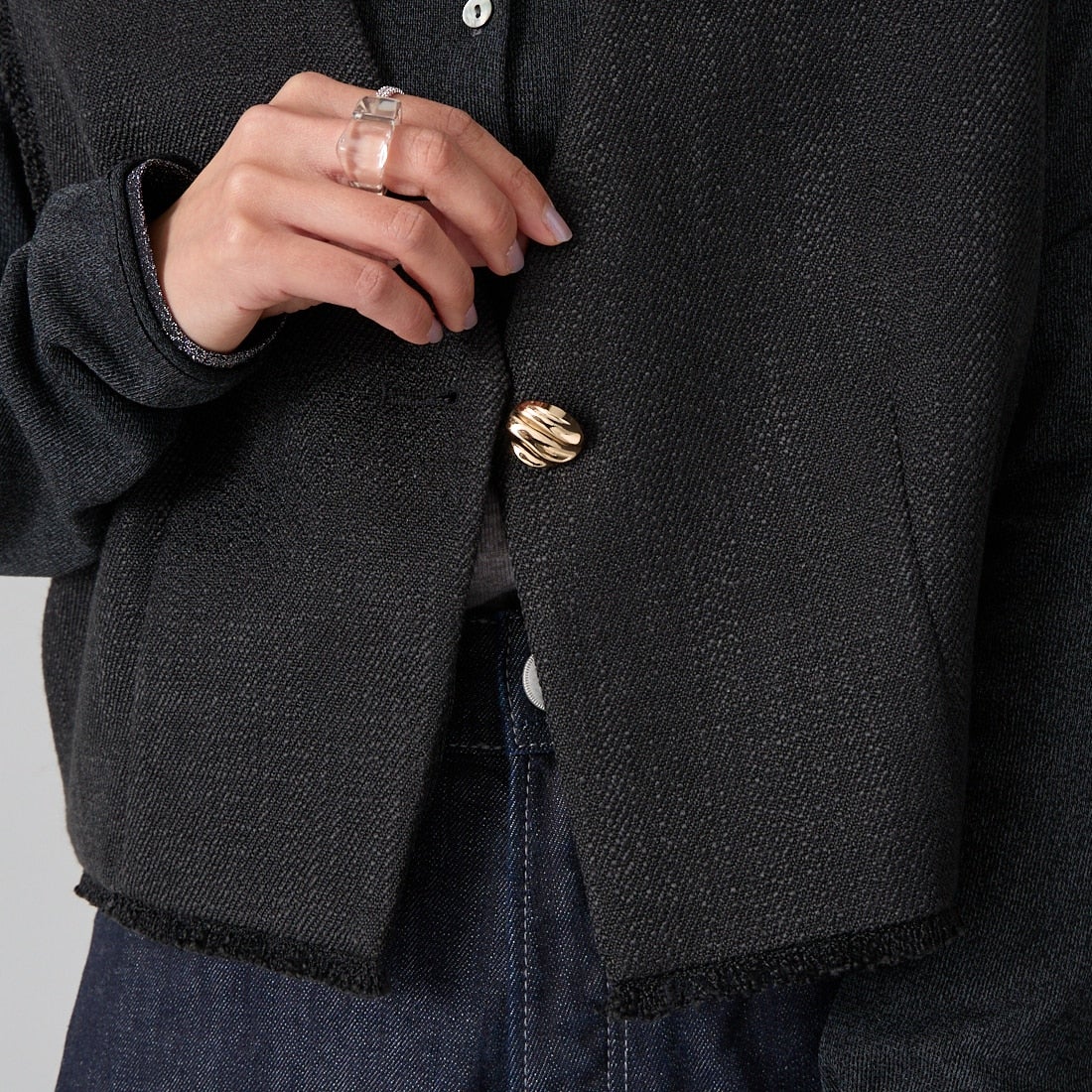 CHIGNON [シニヨン] ツイードショートベスト [4756-450MK] BLACK &&モデル身長：159cm 着用サイズ：F&&