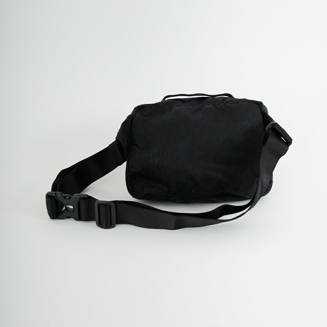 C.P.COMPANY [シーピーカンパニー] ナイロンB レンズウエストバッグ [20CMAC043A] 999 BLACK