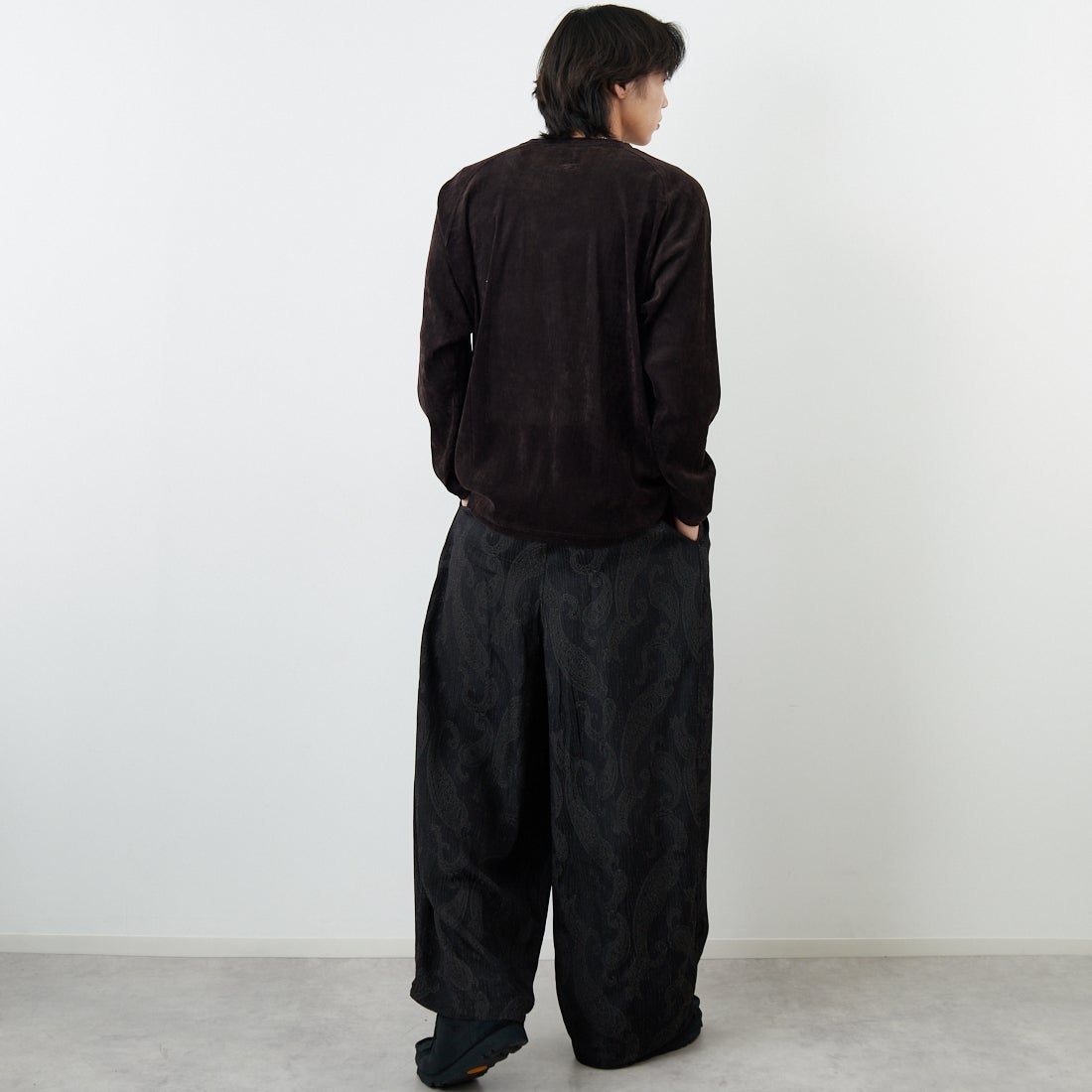 Needles [ニードルズ] UネックロングスリーブTシャツ [SX435] B BROWN &&モデル身長：179cm 着用サイズ：M&&