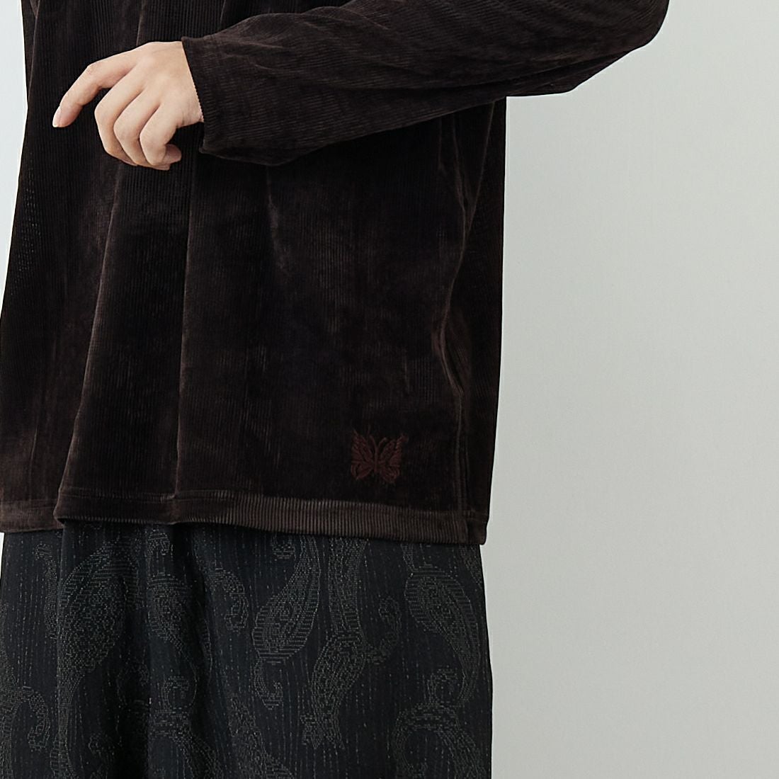 Needles [ニードルズ] UネックロングスリーブTシャツ [SX435] B BROWN &&モデル身長：179cm 着用サイズ：M&&