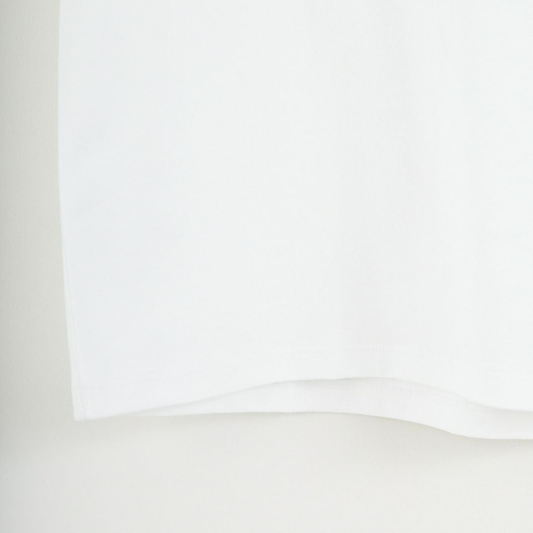 A.P.C. [アー・ペー・セー] Petite Rue Madame ロングスリーブTシャツ [PETITE-RUE-MADAME-H] 90 BLANC