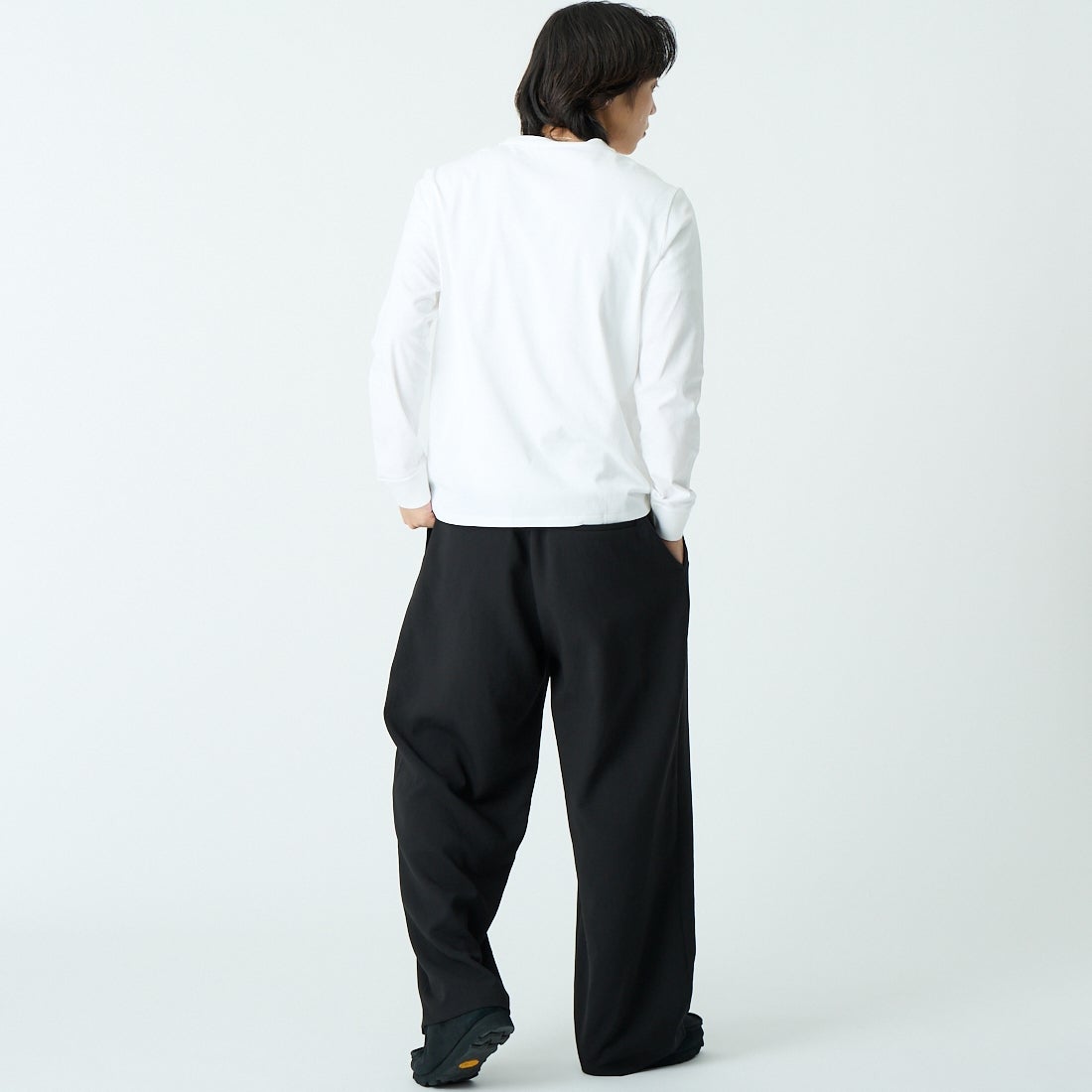 A.P.C. [アー・ペー・セー] Petite Rue Madame ロングスリーブTシャツ [PETITE-RUE-MADAME-H] 90 BLANC &&モデル身長：179cm 着用サイズ：M&&