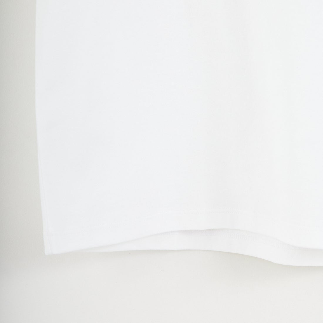 A.P.C. [アー・ペー・セー] Petite Rue Madame ロングスリーブTシャツ [PETITE-RUE-MADAME-H] 90 BLANC