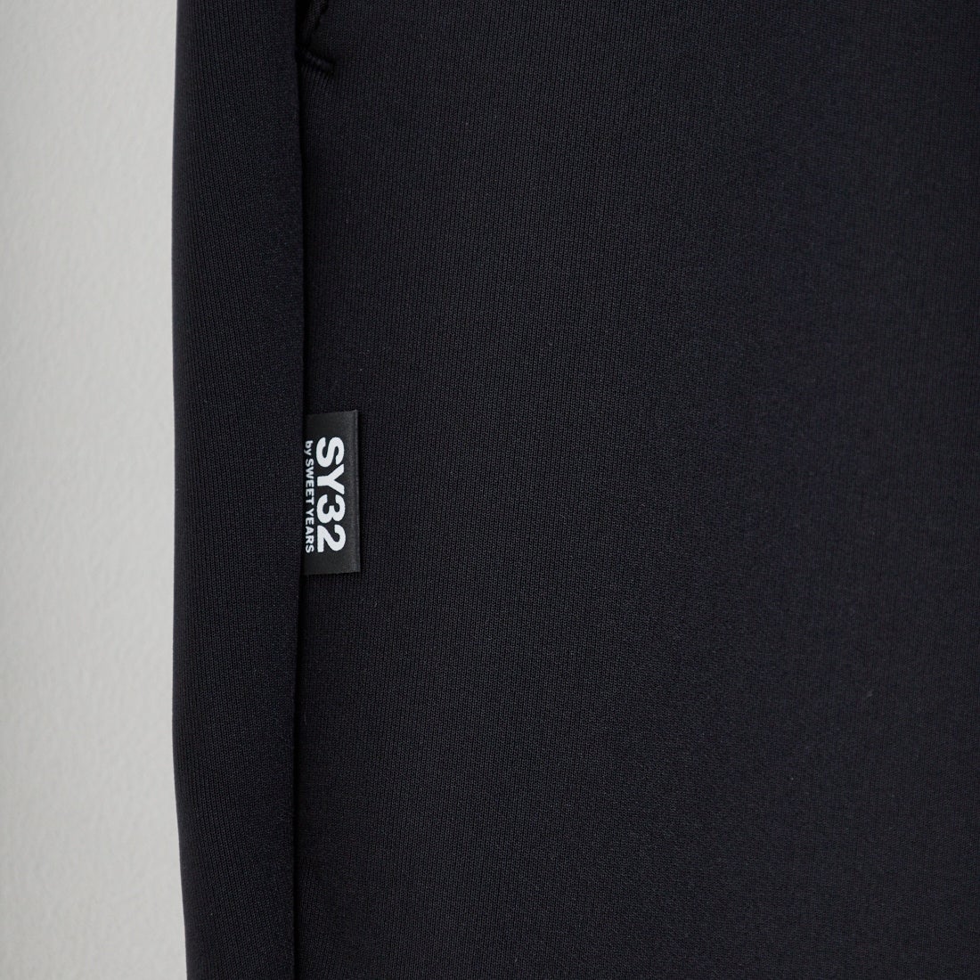 SY32 [エスワイサーティトゥ] ダブルニットゴシックロゴパンツ [32-26SN1-06] BLACK