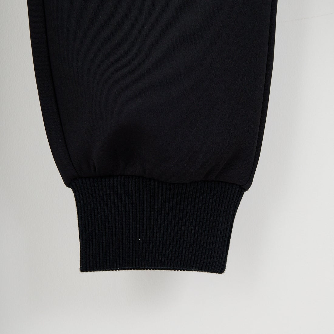 SY32 [エスワイサーティトゥ] ダブルニットゴシックロゴパンツ [32-26SN1-06] BLACK