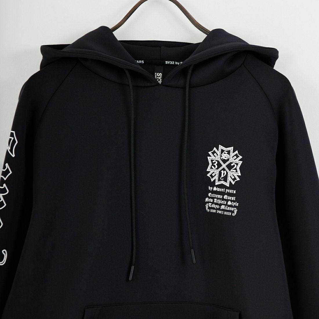 SY32 [エスワイサーティトゥ] ダブルニットゴシックロゴフーディ [32-26SN1-05] BLACK