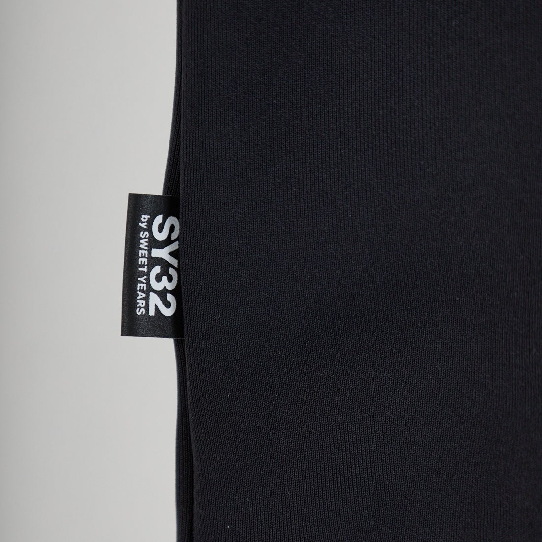 SY32 [エスワイサーティトゥ] ダブルニットゴシックロゴフーディ [32-26SN1-05] BLACK