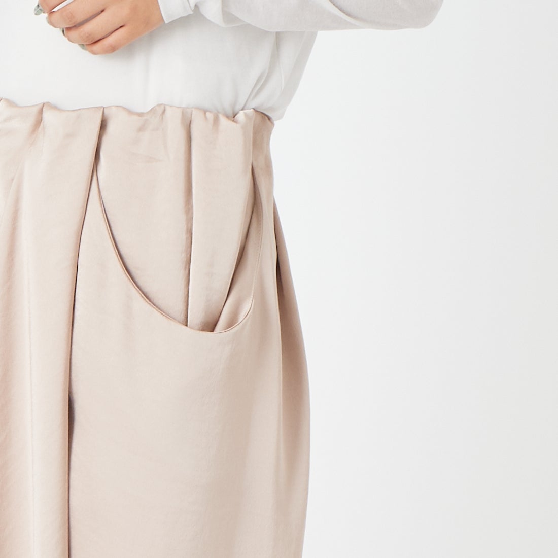 DIGNITE COLLIER [ディニテコリエ] サテンタックドレープスカート [80256516] 012 ﾋﾟﾝｸ &&モデル身長：162cm 着用サイズ：F&&