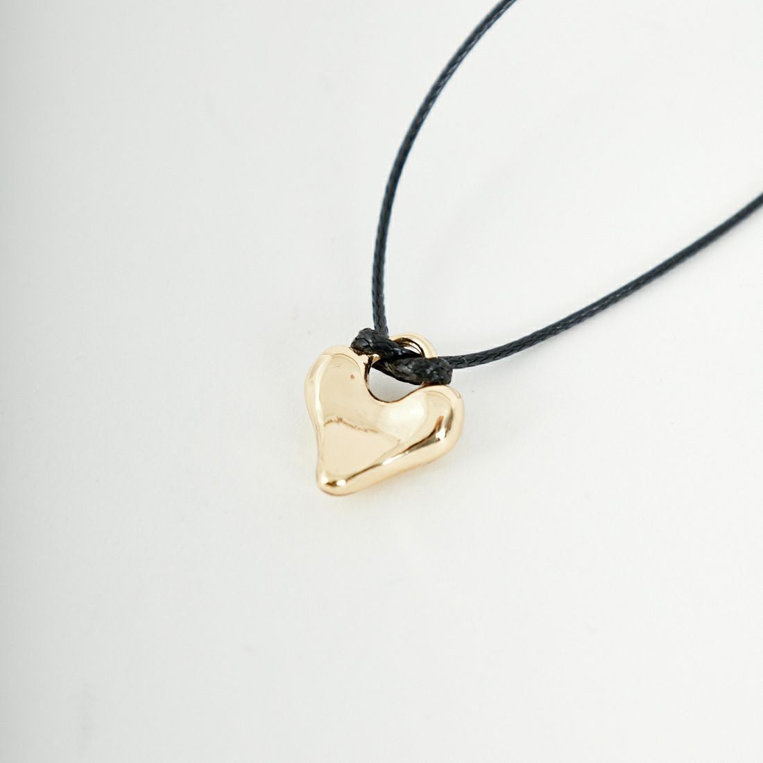 CHIGNON [シニヨン] ニュアンスハートコードチョーカー [0054-117-2SH] GOLD