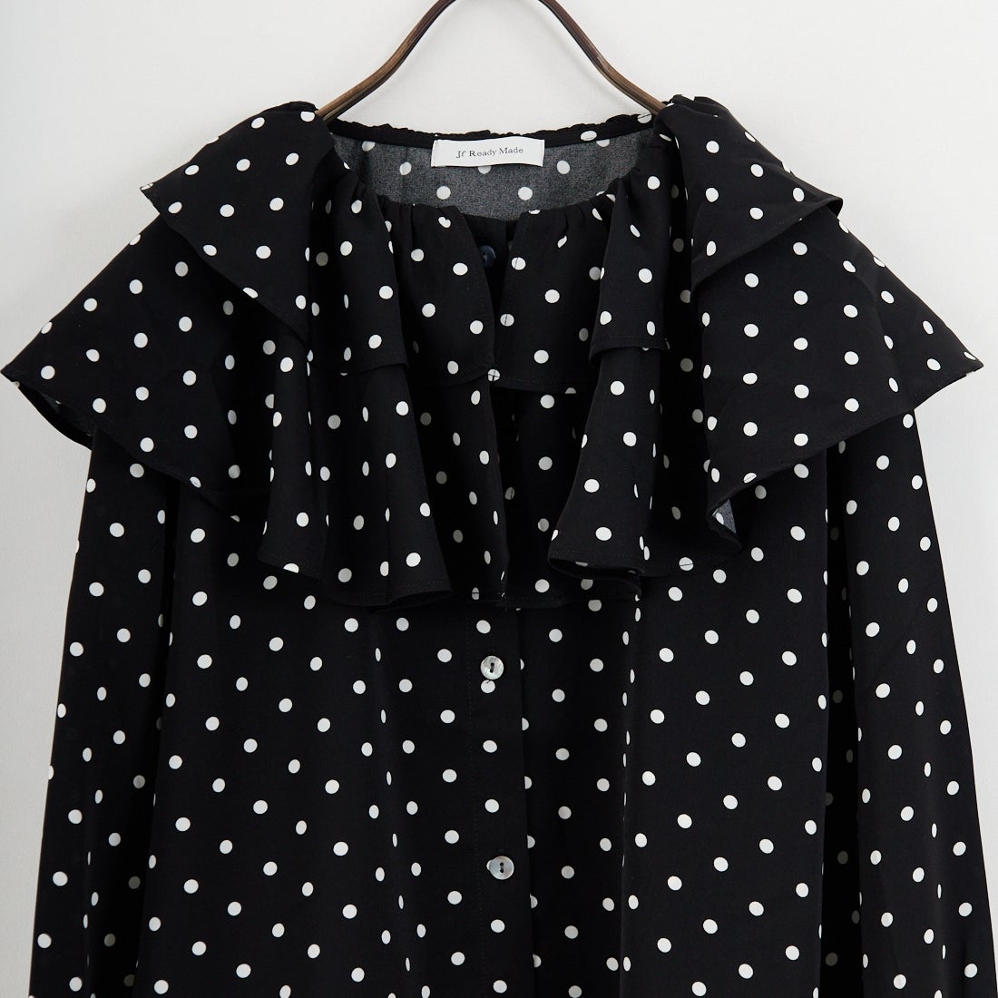 Jf Ready Made [ジェイエフレディメイド] ラッフルデザインブラウス [3110301] 064 ｸﾛ/ｵﾌ