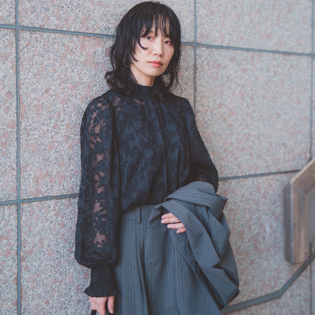 Jf Ready Made [ジェイエフレディメイド] シャーリングネックブラウス [3110303] 800 ﾌﾞﾗｯｸ &&モデル身長：158cm 着用サイズ：F&&