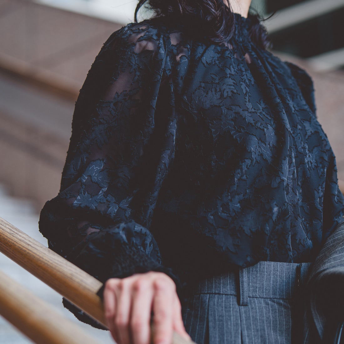 Jf Ready Made [ジェイエフレディメイド] シャーリングネックブラウス [3110303] 800 ﾌﾞﾗｯｸ &&モデル身長：158cm 着用サイズ：F&&