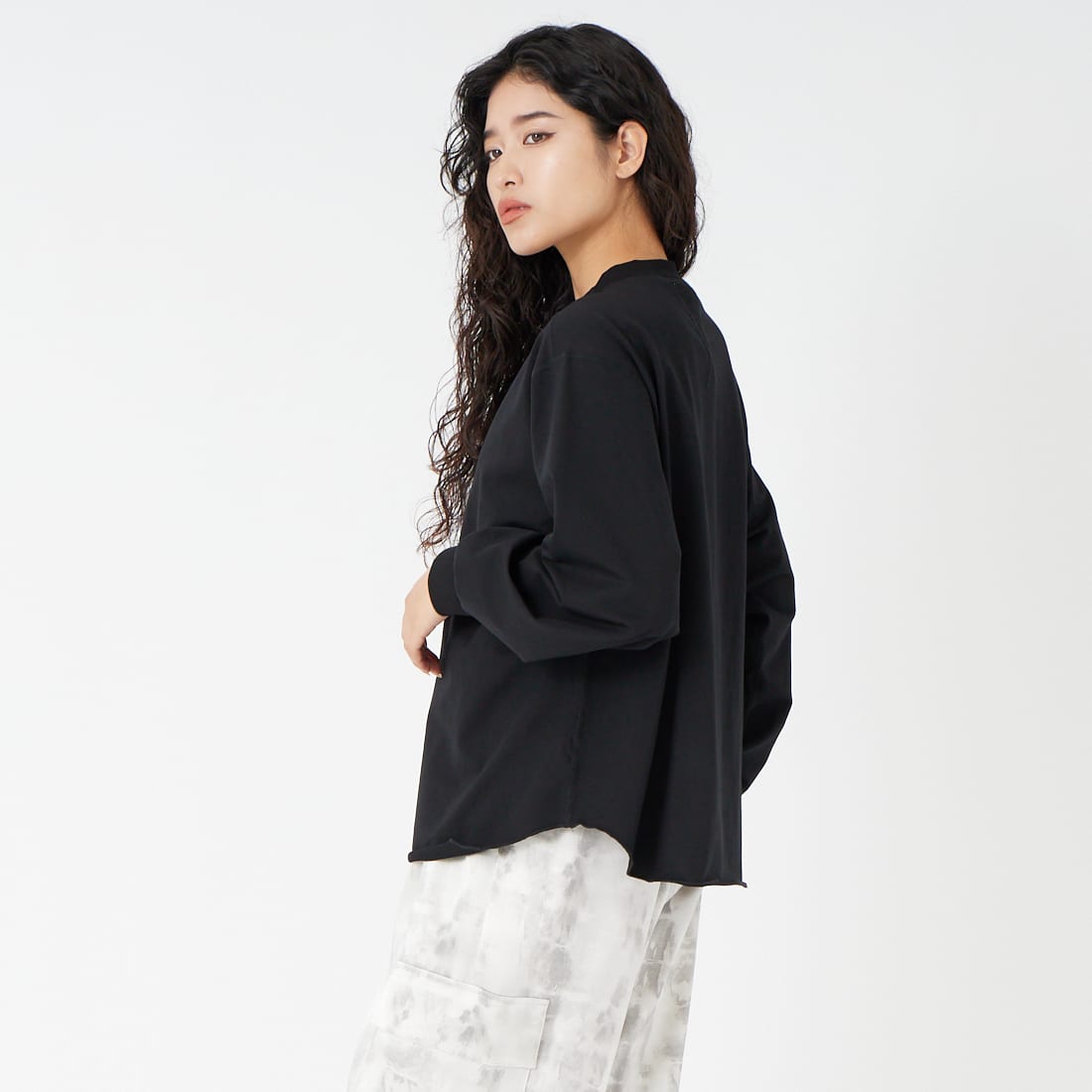 Jf Ready Made [ジェイエフレディメイド] ダブルガゼット裏毛プルオーバー [3110102] 801 ﾌﾞﾗｯｸ &&モデル身長：162cm 着用サイズ：F&&