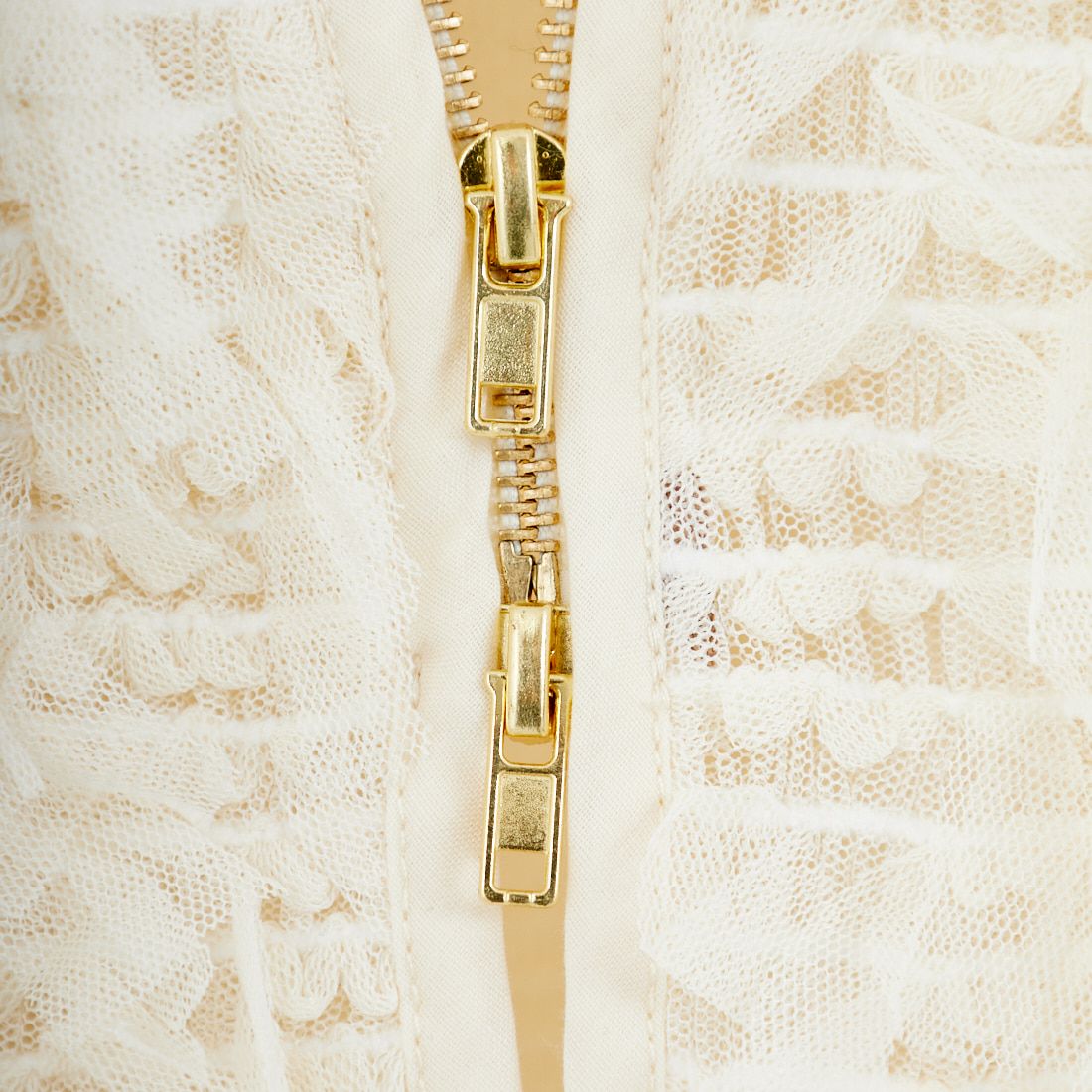 CHIGNON [シニヨン] チュールレースドッキングベスト [8556-490NH] IVORY