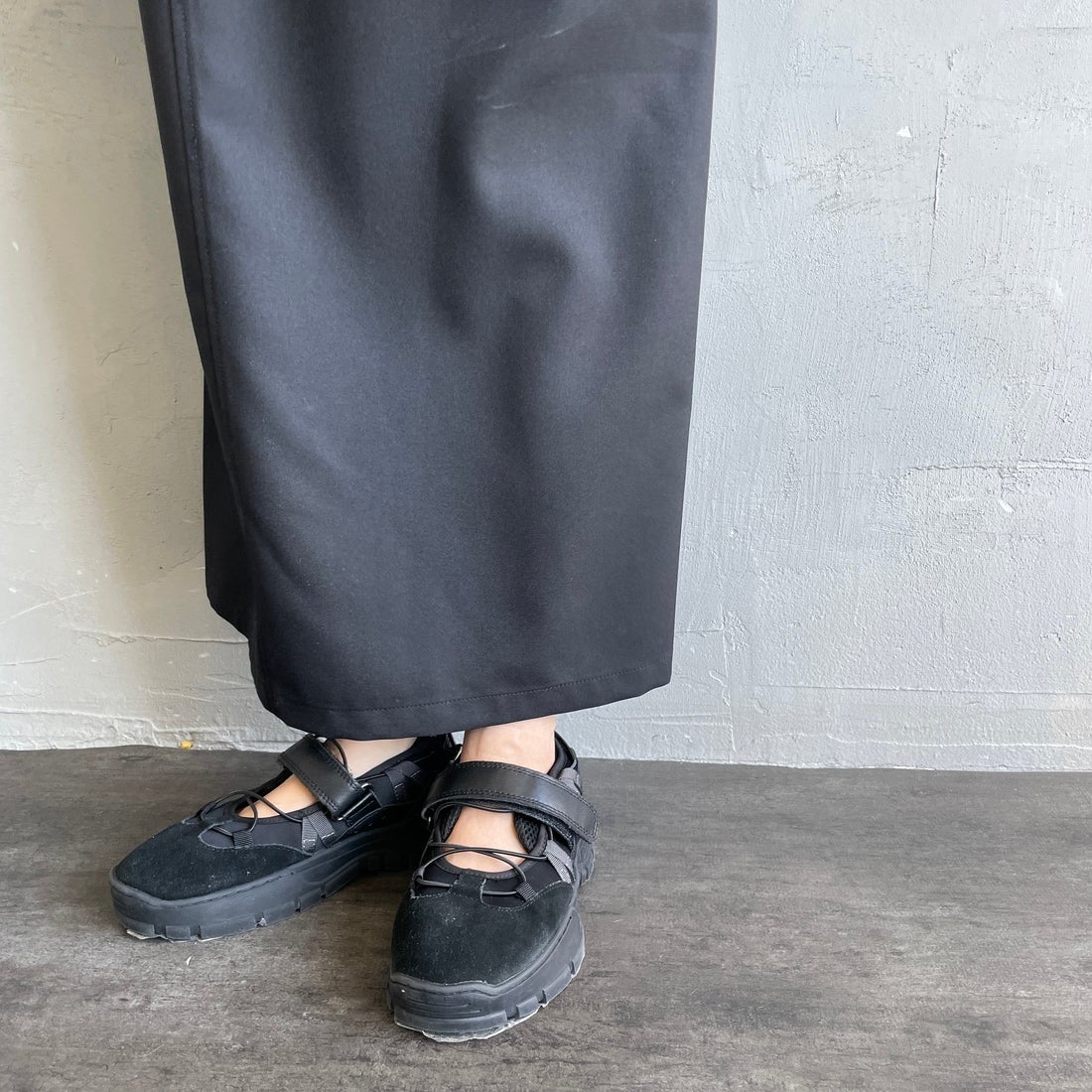 mizuiro ind [ミズイロインド] ペインターライクワンピース [1-250073] 99 BLACK &&モデル身長：159cm 着用サイズ：F&&