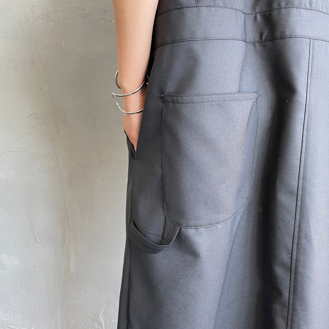 mizuiro ind [ミズイロインド] ペインターライクワンピース [1-250073] 99 BLACK &&モデル身長：159cm 着用サイズ：F&&