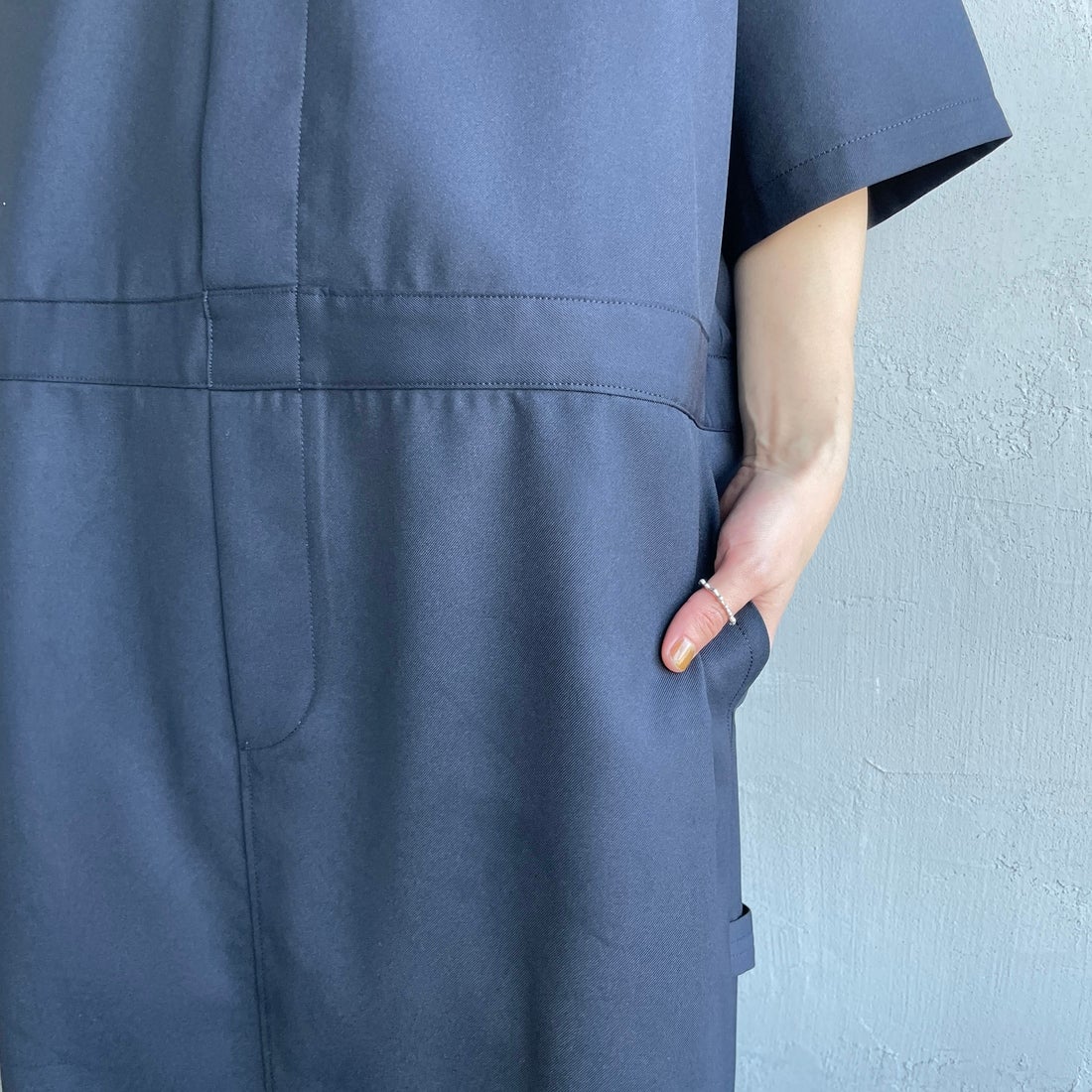 mizuiro ind [ミズイロインド] ペインターライクワンピース [1-250073] 77 NAVY &&モデル身長：158cm 着用サイズ：F&&